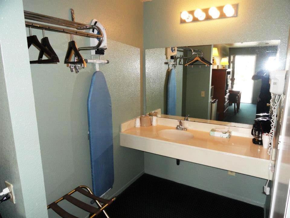 Applegate Inn Atwater Экстерьер фото
