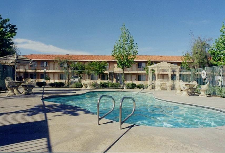 Applegate Inn Atwater Экстерьер фото