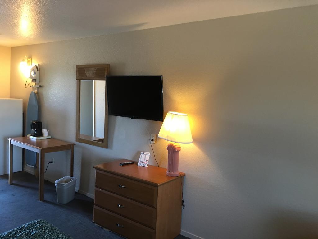 Applegate Inn Atwater Экстерьер фото